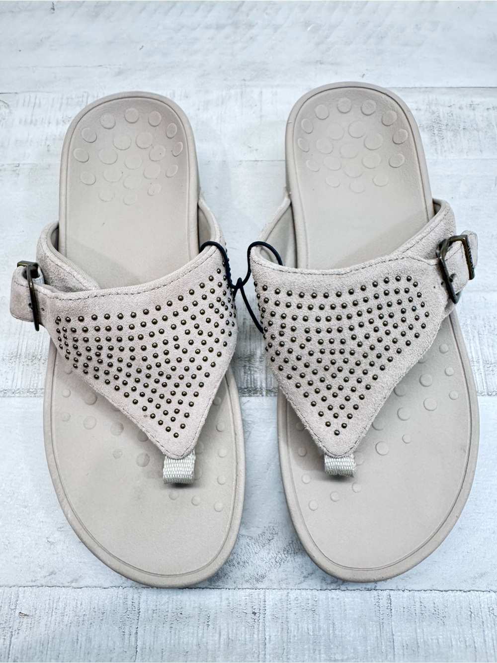 Vionic Women's, Pacific Capitola Thong Style Sandals Taupe size 6